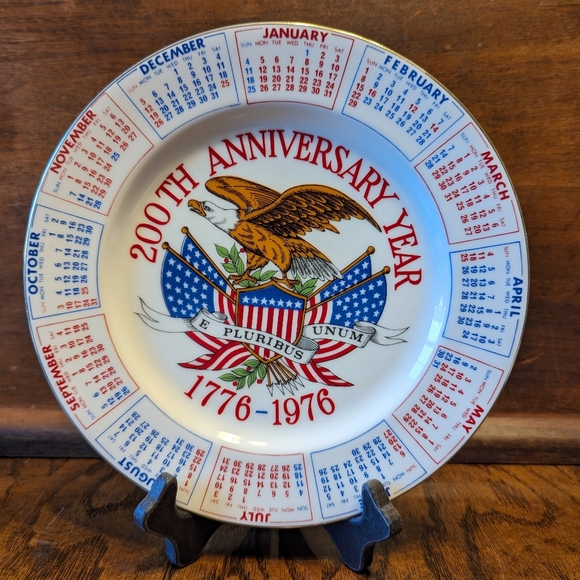 Vintage Bicentennial Commemorative Plate - Picture 1 of 4